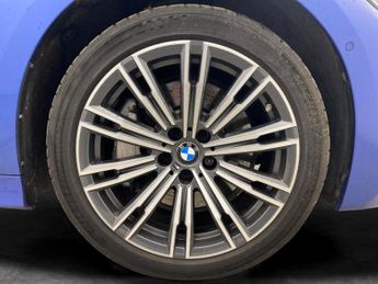 BMW 3 Series 2.0 330e 12kWh M Sport Plug-in (292 ps) - ACOUSTIC GLAZING