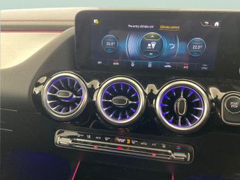 Mercedes-Benz EQA EQA 350 66.5kWh AMG Line 4MATIC (292 ps) - ADAPTIVE LIGHTS - HEA