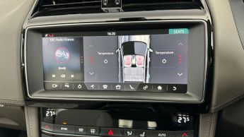 Jaguar F-PACE 2.0 D180 Portfolio AWD (180 ps) - BLUETOOTH - PADDLE SHIFT