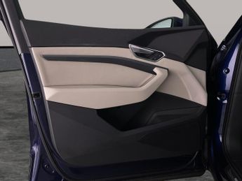 Audi e-tron 55 Technik quattro 95kWh (11kW Charger) (408 ps) - LED - REVERSE