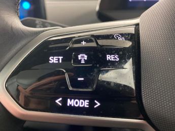 Volkswagen ID.4 Pro Performance 77kWh Family (204 ps) - KEYLESS ENTRY - REVERSE 