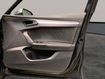 Cupra Formentor 1.4 eHybrid 12.8kWh V1 Plug-in DSG (204 ps) - KEYLESS ENTRY - LE