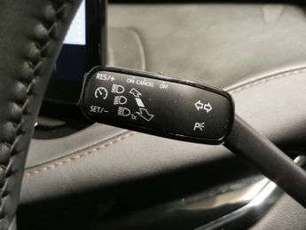 Skoda Enyaq 62kWh 60 (179 ps) - CONVENIENCE PACK - LED - SMARTLINK