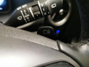 Hyundai Kona 64kWh Premium (10.5kW Charger) (204 ps) - HEATED SEATS - HEATED 