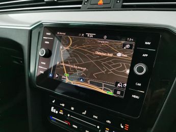 Volkswagen Passat 1.4 TSI 13kWh GTE Plug-in DSG (218 ps) - HEATED SEATS - NAV - BL