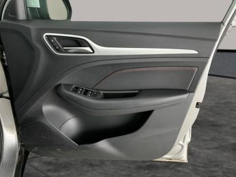 MG MG ZS 51.1kWh Trophy (176 ps) - CARPLAY - KEYLESS ENTRY - LED