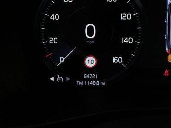 Volvo XC40 1.5h T5 Twin Engine Recharge 10.7kWh R-Design Plug-in (262 ps) -