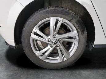 Volkswagen Polo 1.0 TSI R-Line DSG (95 ps) - LIGHT AND SIGHT PACK - WIFI - BLUET