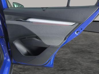 Skoda Enyaq 62kWh 60 (179 ps) - LED - SMARTLINK - NAV