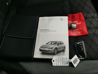 Volkswagen Golf 2.0 TDI R-Line DSG (150 ps) - HEATED SEATS - HEATED STEERING - B