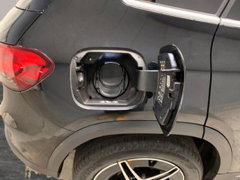 Mercedes-Benz EQA EQA 250+ 70.5kWh AMG Line (190 ps) - ADAPTIVE LIGHTS - HEATED LE