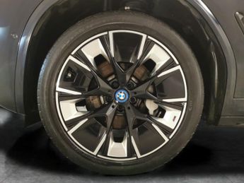 BMW iX3 80kWh M Sport Pro (286 ps) - HUD - PARK ASSIST - HK AUDIO