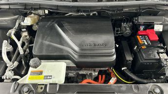 Nissan Leaf 39kWh Tekna (150 ps) - BLIND SPOT ASSIST - INTELLIGENT LANE INTE