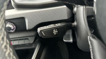 Audi A1 1.0 TFSI 25 S line Sportback S Tronic (95 ps) - CRUISE - DAB - U