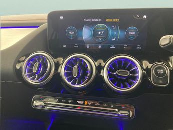 Mercedes-Benz EQA EQA 350 66.5kWh AMG Line 4MATIC (292 ps) - ADAPTIVE LIGHTS - HEA