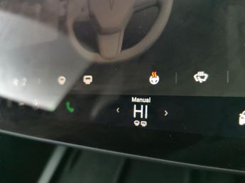 Tesla Model Y SUV RWD (346 ps) - HEATED LEATHER - HEATED STEERING - BLIND SPOT