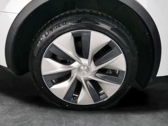 Tesla Model Y SUV RWD (346 ps) - HEATED LEATHER - HEATED STEERING - BLIND SPOT