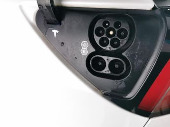 Tesla Model Y SUV RWD (346 ps) - HEATED LEATHER - HEATED STEERING - BLIND SPOT