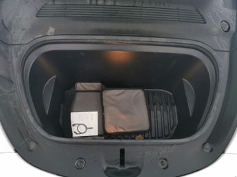 Tesla Model Y SUV RWD (346 ps) - HEATED LEATHER - HEATED STEERING - BLIND SPOT