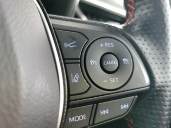 Toyota Corolla 2.0 VVT-h GR SPORT CVT (196 ps) - LED - REVERSE CAM - NAV