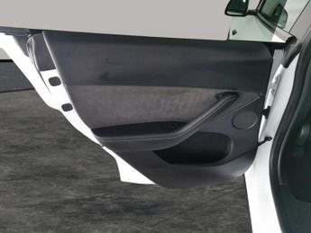 Tesla Model Y SUV RWD (346 ps) - HEATED LEATHER - HEATED STEERING - BLIND SPOT