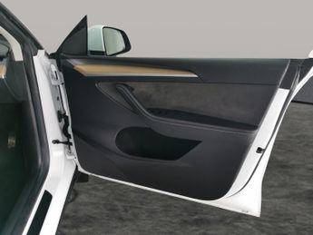 Tesla Model Y SUV RWD (346 ps) - HEATED LEATHER - HEATED STEERING - BLIND SPOT