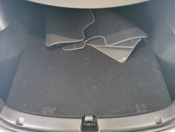 Tesla Model Y SUV RWD (346 ps) - HEATED LEATHER - HEATED STEERING - BLIND SPOT