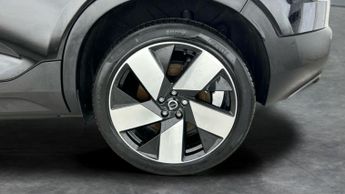 Volvo XC40 Recharge Twin 78kWh Ultimate AWD (408 ps) - SURROUND VIEW - PARK