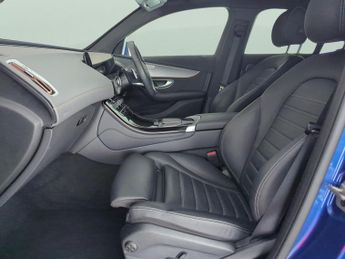 Mercedes-Benz EQC EQC 400 80kWh AMG Line (Premium) 4MATIC (408 ps) - REVERSE CAM -