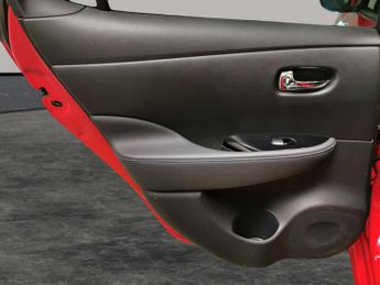 Nissan Leaf 39kWh Tekna (150 ps) - LED - REVERSE CAM - NAV