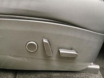 Tesla Model Y SUV RWD (346 ps) - REVERSE CAM - NAV - LEATHER