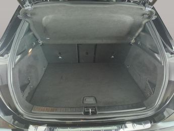 Mercedes-Benz EQA EQA 250 66.5kWh AMG Line (190 ps) - HEATED SEATS - NAV - ADAPTIV