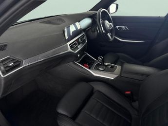 BMW 3 Series 2.0 330e 12kWh M Sport Touring Plug-in xDrive (292 ps) - HEATED 