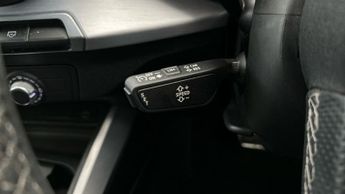 Audi Q2 1.5 TFSI CoD 35 S line S Tronic (150 ps) - CRUISE - DRIVING MODE