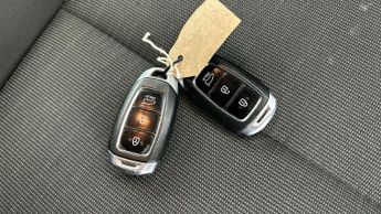 Hyundai Kona 1.6 h-GDi Premium DCT (141 ps) - HEATED SEATS - HEATED STEERING