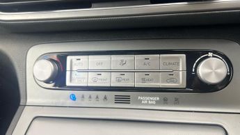 Hyundai Kona 39kWh Premium (10.5kW Charger) (136 ps) - HEATED SEATS - HEATED 