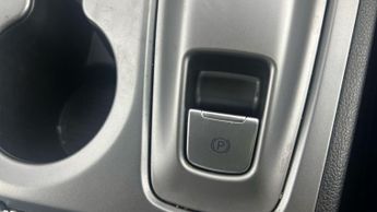 Hyundai Kona 39kWh Premium (10.5kW Charger) (136 ps) - HEATED SEATS - HEATED 