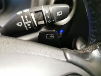 Hyundai Kona 64kWh Premium (10.5kW Charger) (204 ps) - HEATED SEATS - HEATED 