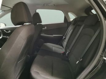 Hyundai Kona 64kWh Premium (10.5kW Charger) (204 ps) - HEATED SEATS - HEATED 