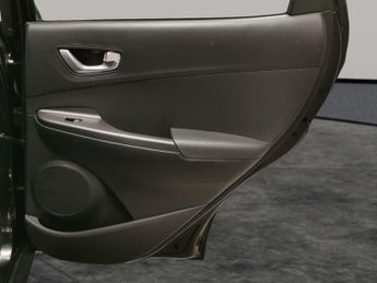 Hyundai Kona 64kWh Premium (10.5kW Charger) (204 ps) - HEATED SEATS - HEATED 