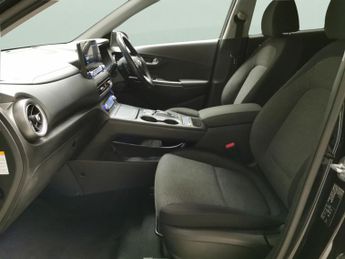 Hyundai Kona 64kWh Premium (10.5kW Charger) (204 ps) - HEATED SEATS - HEATED 