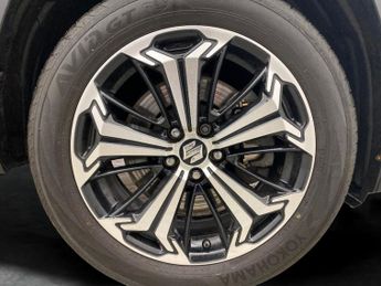 Suzuki Across 2.5 18.1kWh Plug-in E-CVT 4WD (287 ps) - CRUISE - PADDLE SHIFT