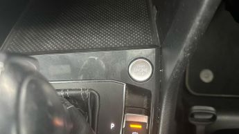 Volkswagen Tiguan 2.0 TDI R-Line Tech DSG (150 ps) - LED - SUNBLINDS - 20IN ALLOYS