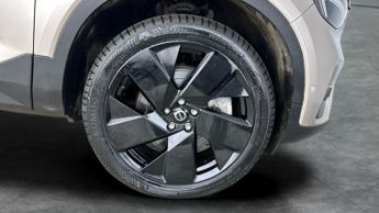 Volvo XC40 Recharge 69kWh Ultimate (231 ps) - SURROUND VIEW - PARK ASSIST -