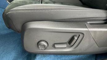 Volvo XC40 Recharge 69kWh Ultimate (231 ps) - SURROUND VIEW - PARK ASSIST -