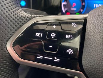 Volkswagen Golf 2.0 TDI GTD DSG (200 ps) - DIGITAL DASH - PADDLE SHIFT - PARK SE