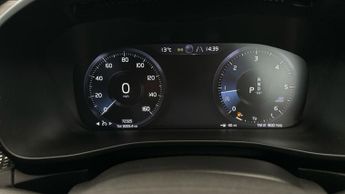 Volvo XC40 2.0 D3 R-Design AWD (150 ps) - CLIMATE CONTROL - DAB