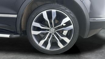 Volkswagen Tiguan 2.0 TDI R-Line Tech DSG (150 ps) - LED - SUNBLINDS - 20IN ALLOYS