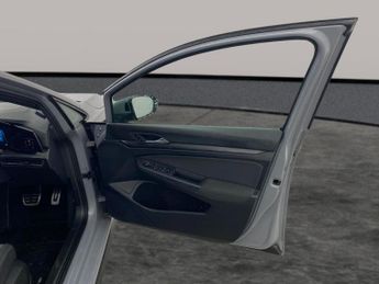 Volkswagen Golf 2.0 TDI GTD DSG (200 ps) - DIGITAL DASH - PADDLE SHIFT - PARK SE