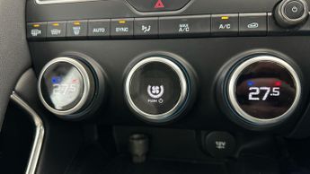 Jaguar E-pace 2.0 P200 R-Dynamic S AWD (200 ps) - PADDLE SHIFT - SPEED LIMIT R